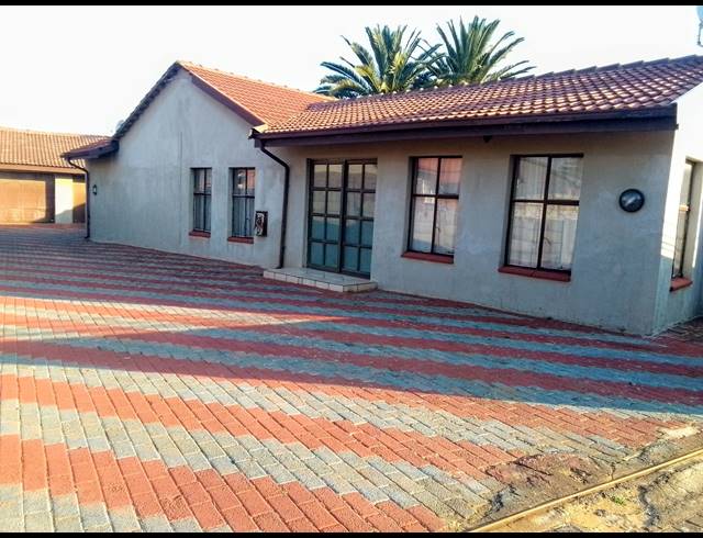 4 BEDROOM FREEHOLD FOR SALE IN WITPOORTJIE